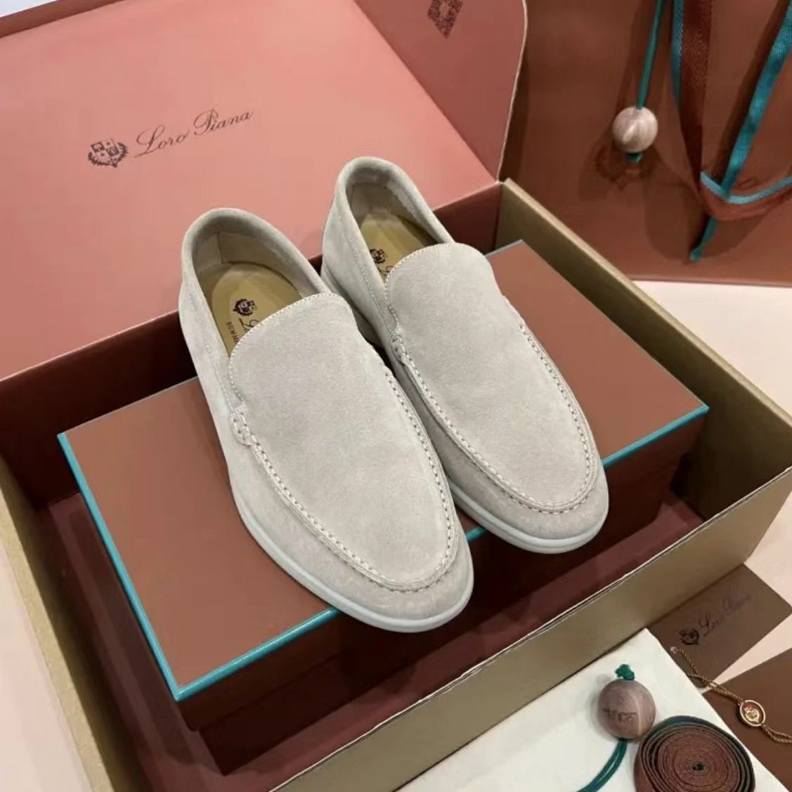 Classic Leather Loafers - Timeless Moccasin Construction