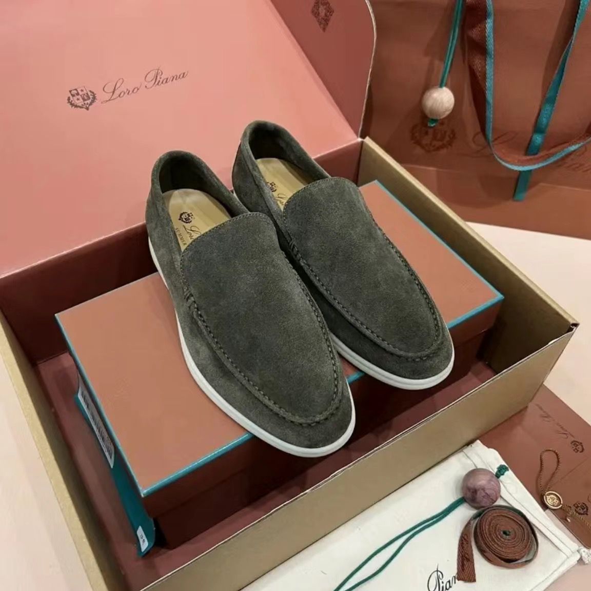 Classic Leather Loafers - Timeless Moccasin Construction