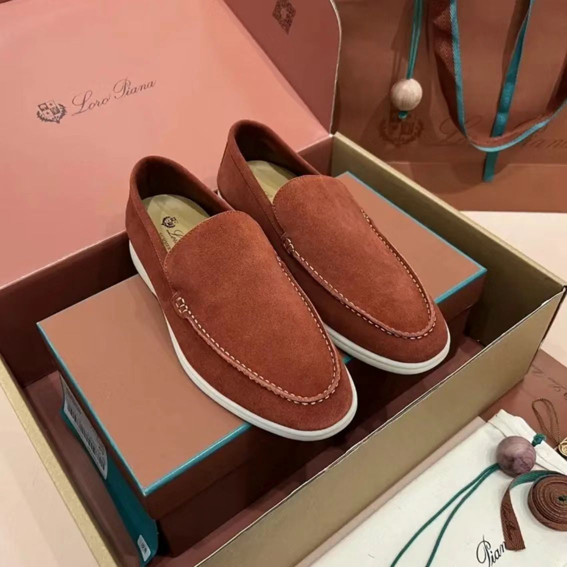 Classic Leather Loafers - Timeless Moccasin Construction
