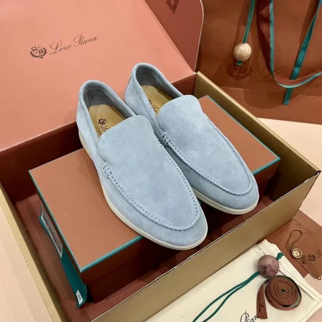 Classic Leather Loafers - Timeless Moccasin Construction