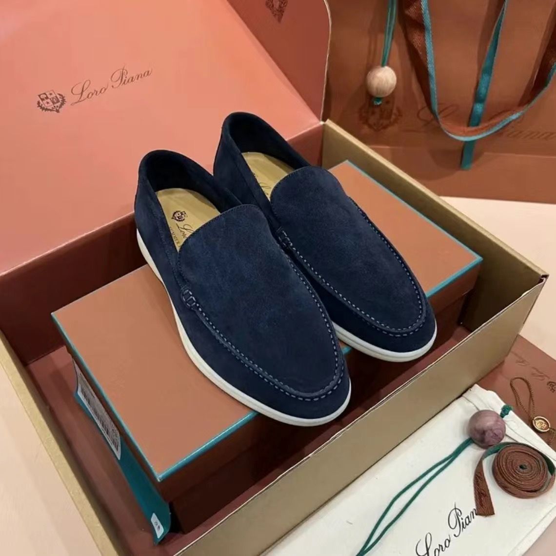 Classic Leather Loafers - Timeless Moccasin Construction
